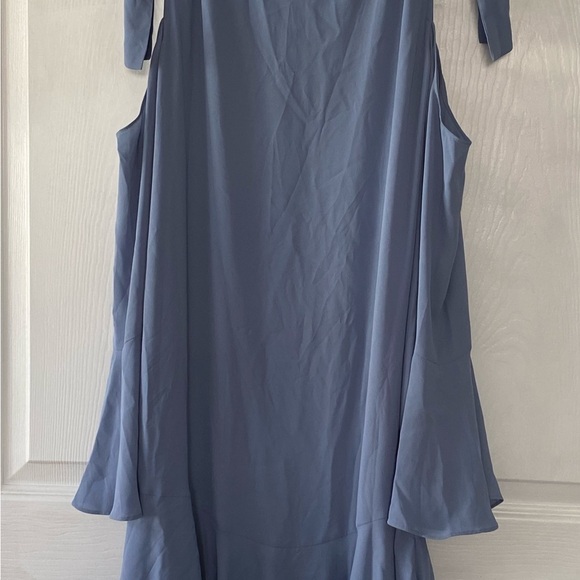 NWT BCBGMaxAzria Ellison Knot Detail Cold-Shoulder Dress. Women’s Size S - Picture 8 of 11